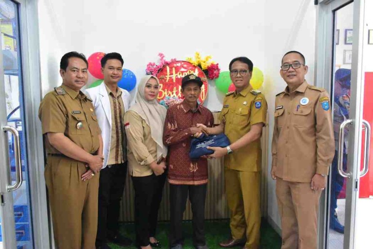 Asmar Wijaya memastikan 33 Puskesmas di Ogan Komering Ilir siap menyelenggarakan program Cek Kesehatan Gratis (CKG) yang diinisiasi Presiden Prabowo Subianto mulai Senin, 10 Februari 2025.