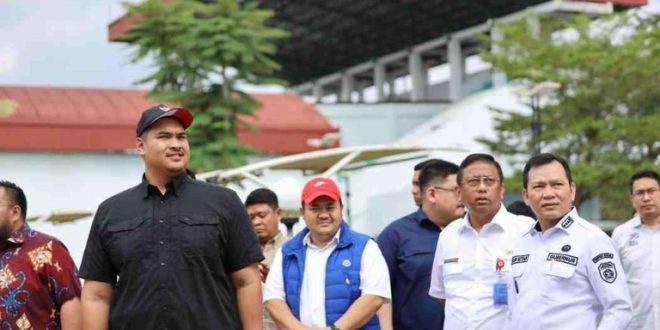Elen Setiadi mendampingi Menteri Pemuda dan Olahraga Republik Indonesia Dito Ariotedjo meninjau fasilitas olahraga Jakabaring Sport City (JSC).