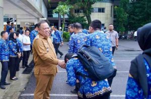 Suasana haru menyelimuti apel pagi di lingkungan Pemerintah Kabupaten Musi Banyuasin (Pemkab Muba) pada Senin (17/2/2025).
