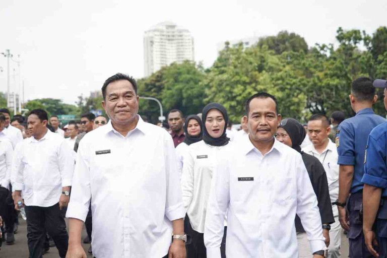 HM Toha Tohet SH dan Rohman, mengikuti gladi bersih pelantikan yang semakin mendekat. Keduanya akan dilantik oleh Presiden RI Prabowo Subianto di Istana Negara pada Kamis, 20 Februari 2025.