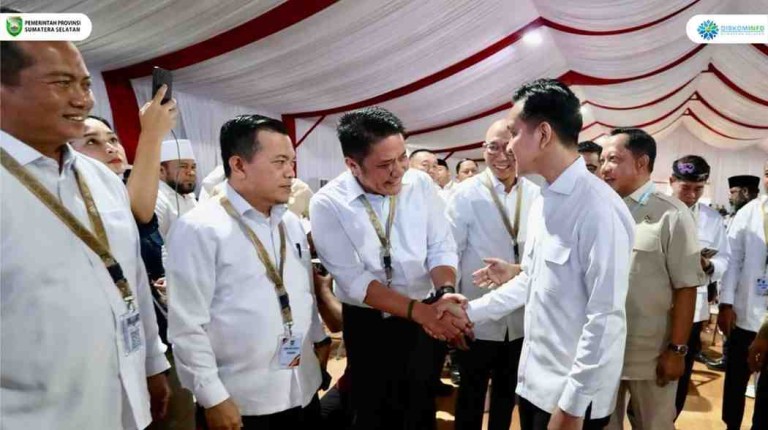 Gubernur Sumatera Selatan (Sumsel) Herman Deru bersama dengan ratusan kepala daerah lainnya berkesempatan mendengarkan paparan Wakil Presiden (Wapres) Republik Indonesia (RI) Gibran Rakabuming Raka.