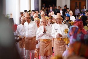 Pesert Rapat Paripurna VIII Dewan Perwakilan Rakyat Daerah (DPRD) Kabupaten Ogan Ilir (OI) dalam rangka peringatan Hari Ulang Tahun (HUT) ke 21 Kabupaten Ogan Ilir, dipimpin dan dibuka oleh ketua DPRD Kabupaten Ogan Ilir, Edwin Cahya Putra, didampingi wakil ketua I, Wahyudi, dan Wakil ketua II, Ahmad Syafei, di gedung utama DPRD Kabupaten Ogan Ilir, Komplek Perkantoran Terpadu (KPT) Tanjung Senai, Indralaya, Kabupaten Ogan Ilir, Provinsi Sumatera Selatan (Sumsel), pada hari Selasa, tanggal 7 Januari 2025.