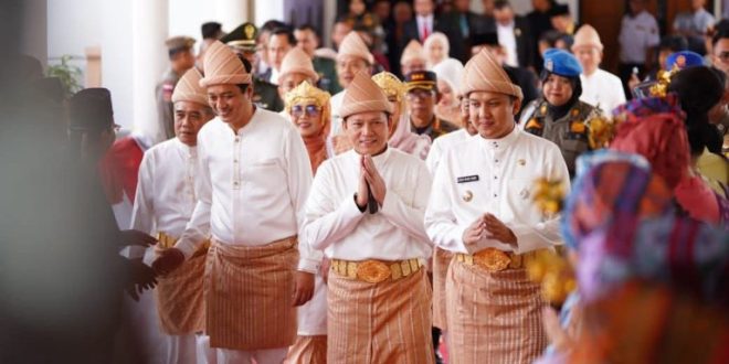 Pesert Rapat Paripurna VIII Dewan Perwakilan Rakyat Daerah (DPRD) Kabupaten Ogan Ilir (OI) dalam rangka peringatan Hari Ulang Tahun (HUT) ke 21 Kabupaten Ogan Ilir, dipimpin dan dibuka oleh ketua DPRD Kabupaten Ogan Ilir, Edwin Cahya Putra, didampingi wakil ketua I, Wahyudi, dan Wakil ketua II, Ahmad Syafei, di gedung utama DPRD Kabupaten Ogan Ilir, Komplek Perkantoran Terpadu (KPT) Tanjung Senai, Indralaya, Kabupaten Ogan Ilir, Provinsi Sumatera Selatan (Sumsel), pada hari Selasa, tanggal 7 Januari 2025.