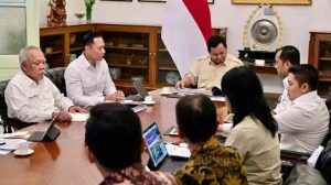 Presiden Prabowo Subianto menerima Menko Bidang Infrastruktur dan Pembangunan Kewilayahan Agus Harimurti Yudhoyono, jajaran Kementerian PU, dan Otorita IKN di Istana Merdeka, Jakarta, pda Senin, 3 Februari 2025. Foto: BPMI Setpres/Rusman