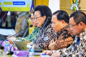 Gusti Kanjeng Ratu Hemas yang menghadiri acara Executive Brief dengan tema Sistem Manajemen Kepegawaian Yang Kolaboratif Dan Efektif Antara Pemerintah Pusat Dan Daerah yang digelar di Kantor Dewan Perwakilan Daerah (DPD) Repiublik Indonesia, pada tanggal 27 Februari 2025.