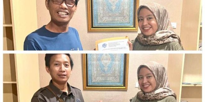 Calon Ketua Dewan Pimpinan Daerah Pro Jurnalismedia Siber Provinsi Sumatera Selatan, Darwin Syarkow dan Noto Prayitno, saat mengembalikan berkas pendaftaran, pada hari Jum'at, tanggal 31 Januari 2025.