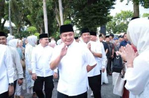 Gubernur Sumatera Selatan, H. Herman Deru (HD) didampingi Ketua TP PKK Prov. Sumsel, Hj. Feby Herman Deru bersama Wakil Gubernur Sumsel, H. Cik Ujang beserta istri, Hj. Lidyawati Cik Ujang melaksanakan safari ramadhan 1446H/2025M bersama Forkopimda Provinsi Sumatera Selatan di Kabupaten Ogan Komering Ilir (OKI).