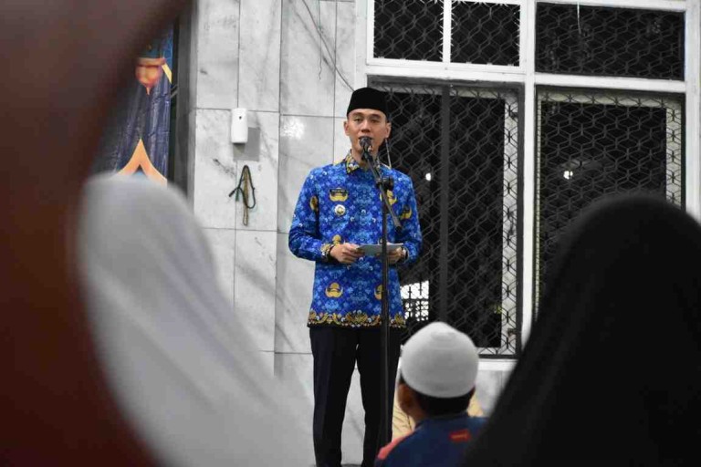 Bupati OKI H. Muchendi Hadiri Peringatan Nuzulul Qur'an di Masjid Agung Sholihin Kayuagung.