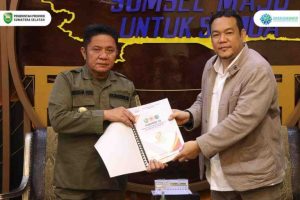 H Herman Deru menerima audiensi Ketua Umum KONI Sumsel beserta pengurus di Ruang Tamu Gubernur Sumsel, Jumat, (21/3/2025).