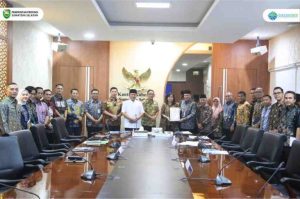 . Herman Deru (HD) dan Wakil Gubernur Sumatera Selatan, H. Cik Ujang (CU) menerima audiensi Bupati Musi Banyuasin, H.M. Toha Tohet, S.H dalam rangka silahturahmi di Ruang Rapat Gubernur Sumsel (Kamis, 27/3/2025).