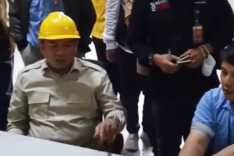 Ketua Dewan Perwakilan Rakyat Daerah (DPRD) Provinsi Sumatera Selatan, Andie Dinialdie, melakukan Kunjungan Kerja (Kunker) k e PT OKI Pulp and Paper, yang berlokasi di Kabupaten Ogan Komering Ilir, pada hari Kamis, tanggal 27 Februari 2025.