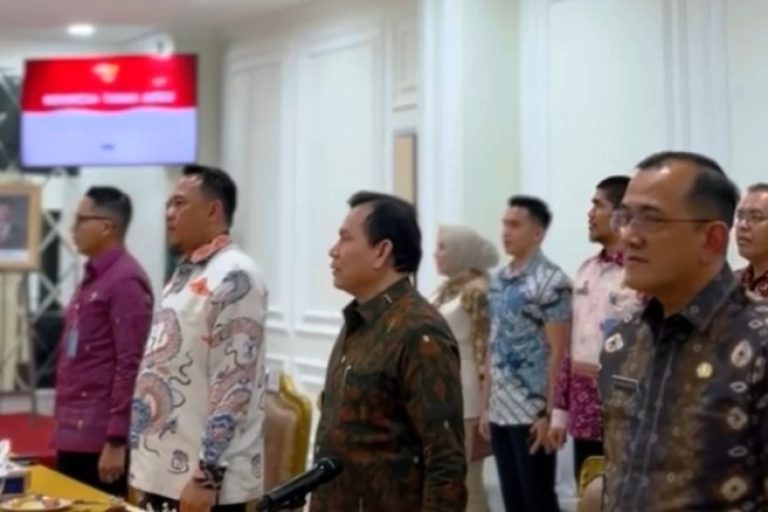 Ketua Dewan Perwakilan Rakyat Daerah (DPRD) Provinsi Sumatera Selatan (Sumsel), Andie Dinialdie, menerima Penyerahan Laporan Hasil Pemeriksaan (LHP) Kinerja atas pengelolaan Anggaran Pendapatan dan Belanja Daerah (APBD), dalam rangka mendukung Pembangunan Nasional Tahun Anggaran 2023 hingga Semester 1 Tahun 2024, pada Pemerintah Provinsi Sumsel.