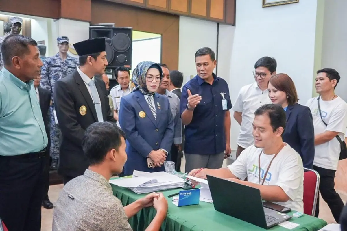 BPJS Ketenagakerjaan menegaskan komitmennya dalam melindungi hak-hak normatif kaum buruh, melalui penyediaan layanan prioritas klaim Jaminan Hari Tua (JHT). Fasilitas khusus ini diberikan bagi ribuan karyawan PT Sri Rejeki Isman Tbk (Sritex), yang terdampak Kebijakan Pemutusan Hubungan Kerja. (MUSINEWS.ID/CPG)