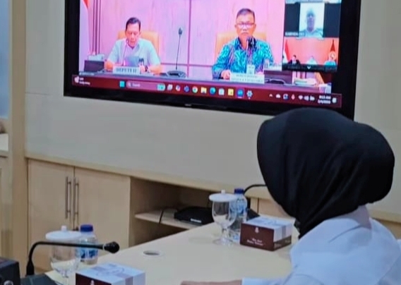 Wakil Ketua Dewan Perwakilan Rakyat Daerah (DPRD) Provinsi Sumatera Selatan (Sumsel), Nopianto, mengikuti video conference bersama Deputi Badan Gizi Nasional (BGN), serta Sekretaris Daerah (Sekda) Sumsel, dan pihak lainnya pada hari Selasa, tanggal 4 Februari 2025.