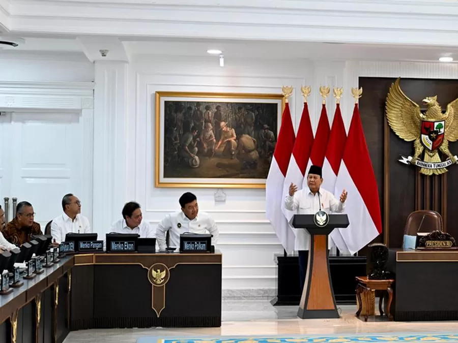 Presiden Republik Indonesia, Prabowo Subianto, mengumpulkan seluruh menteri dan wakil menteri yang tergabung di dalam Kabinet Merah Putih, pada hari Jum'at, tanggal 21 Maret 2025 di Ruang Sidang Kabinet, Istana Kepresidenan, Jakarta. (MusiNews.id/PresidenRI.go.id)