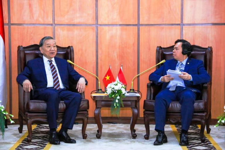Ketua Dewan Perwakilan Daerah (DPD) Republik Indonesia, Sultan Baktiar Najamudin, menerima kunjungan Courtesy Call Sekretaris Jenderal (Sekjen) Partai Komunis Vietnam, H.E To Lam, di Kantor Pimpinan DPD, Senayan, Jakarta, pada hari Selasa, tanggal 11 Maret 2025. (MusiNews.id/Tim Media Sultan Baktiar Najamudin)
