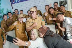 Acara yang disiarkan langsung dari Lantai Dasar Kantor Dinas Komunikasi dan Informatika pada Senin (14/4/2025)