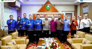 Wagub Cik Ujang saat menerima audiensi komisaris PT Jamkrida Sumsel di Ruang Tamu Wakil Gubernur Sumsel pada hari Kamis (17/4/2025).