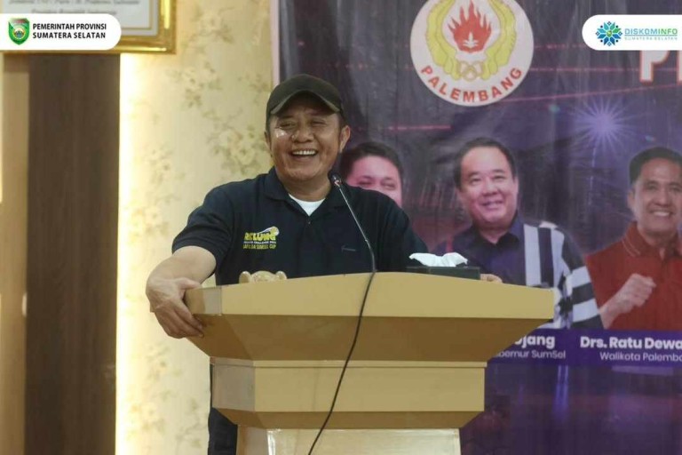 H Herman Deru saat menghadiri pelantikan PTMSI Kota Palembang Periode 2024 - 2028 di Hotel Swarna Dwipa Palembang, Jumat (18/04/2025).