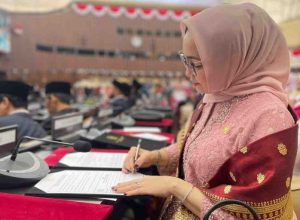 Anggota DPD RI dari Daerah Pemilihan Sumatera Selatan, Hj. Eva Susanti, memanfaatkan momen ini untuk menyampaikan pesan inspiratif tentang makna perjuangan perempuan di era modern.