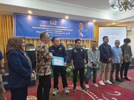 Bertempat di Hotel Serasan, Muara Enim, kegiatan ini dilangsungkan pada Selasa, 22 April 2025, dan dihadiri oleh ratusan pemuda anggota Karang Taruna dari berbagai kecamatan di wilayah tersebut.