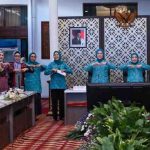 Febrita Lustia Herman Deru memimpin rapat koordinasi yang melibatkan TP PKK kabupaten/kota se-Sumsel, Tim Pembina Posyandu, Dewan Kerajinan Nasional Daerah (Dekranasda), dan Persatuan Wanita Olahraga Seluruh Indonesia (PERWOSI).