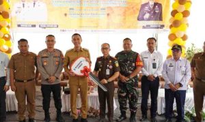 Bupati Muchendi pada penyerahan aset hasil pemulihan di halam kantor Kejari OKI, Senin, (28/4).