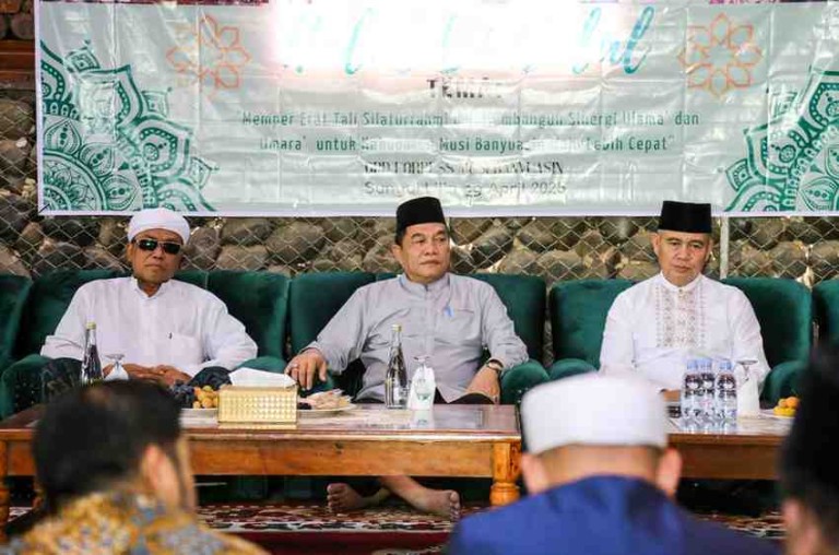 H M Toha yang dikemas dalam acara Silaturahmi dan Halal Bihalal bersama Dewan Pengurus Daerah Forum Pondok Pesantren (DPD Forpess) Kabupaten Musi Banyuasin di Pondok Pesantren Hidayatul Fudhola Walisongo, Kecamatan Sungai Lilin, Selasa (29/4/2025).
