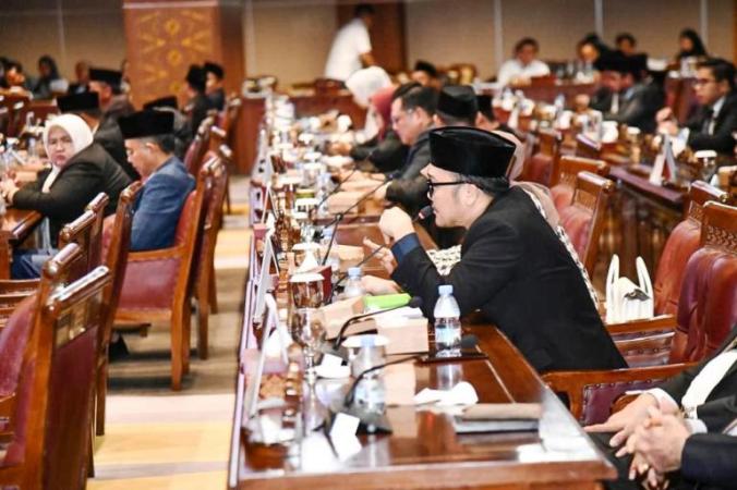Anggota Dewan Perwakilan Rakyat Daerah (DPRD) Provinsi Sumatera Selatan (Sumsel) dari Daerah Pemilihan (Dapil) Kabupaten Musi Banyuasin (Muba), Andi Rizkiyansyah, saat Sidang Paripurna XI DPRD Sumsel, dengan agenda penyampaian Laporan Hasil Pembahasan dan Penelitian Pansus-Pansus terhadap LKPJ Gubernur Sumsel Tahun Anggaran 2024, pada hari Senin, tanggal 14 April 2025. (musinews.id/sadiidaa)