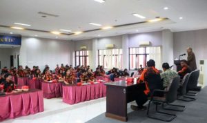 LaNyalla pada acara Sosialisasi Dapil (Sosdap) Empat Pilar, dengan tema Pemuda sebagai Penjaga Keutuhan NKRI, di Graha KADIN Jatim (Jawa Timur), pada hari Selasa, tanggal 22 April 2025. (MusiNews.id/Tim Media LaNyalla)