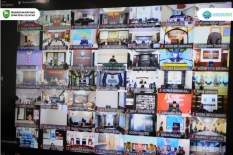 Gubernur Provinsi Sumatera Selatan (Sumsel), Herman Deru, mengikuti Rapat Koordinasi (Rakor) Persiapan Pemungutan Suara Ulang (PSU) pada Pemilihan Kepala Daerah (Pilkada) tahun 2024 secara virtual, yang dipimpin langsung oleh Menteri Dalam Negeri (Mendagri) Republik Indonesia, Tito Karnavian, bertempat di Ruang Rapat Mapolda Sumsel, pada hari Jum’at, tanggal 21 Maret 2025.
