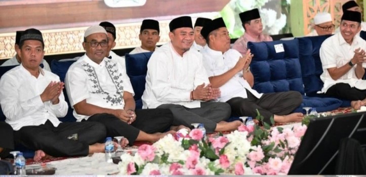 Ketua Dewan Perwakilan Rakyat Daerah (DPRD) Provinsi Sumatera Selatan (Sumsel), Andie Dinialdie, menghadiri acara silaturahmi dan safari Ramadhan tahun 2025 yang diselenggarakan oleh Walikota Palembang, pada hari Sabtu, tanggal 15 Maret 2025.