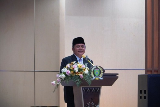 Gubernur Sumatera Selatan Periode 2025-2030, Herman Deru, memberikan kata sambutan pada pidato pertama sebagai Gubernur, saat Rapat Paripurna Dewan Perwakilan Rakyat Daerah Provinsi Sumatera Selatan yang digelar pada tanggal 3 Maret 2025.