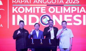 Sultan Baktiar Najamudin saat memberikan sambutan singkat dalam acara pembukaan Rapat Anggota KOI di Fairmont Hotel, Senayan, Jakarta, pada hari Selasa, tanggal 22 April 2025. (MusiNews.id/DPD)