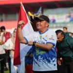 Gubernur Sumsel di dampingi oleh Ketua Umum Kormi Sumsel Hj. Samantha Tivani HD laksanakan Sumsel Bugar bersama BAPOR KORPRI Sumsel. Dilaksanakan di Stadion Bumi Sriwijaya. Jumat, 2/05/2025.