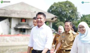H. Herman Deru (HD) menghadiri sekaligus melaunching Program Gerakan Benerin Rumah Agar Layak (Gebrak) tahun 2025 inisiasi Pemerintah Kota Palembang yang sejalan dengan Gerakan Bedah Rumah Serentak Se Sumatera Selatan.