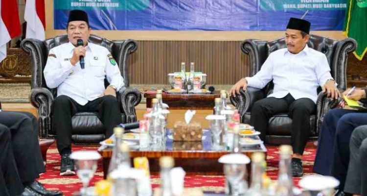 H.M. Toha dan Wakil Bupati Kiyai Rohman untuk menjalin aliansi yang kuat dalam mendukung kemajuan Muba Maju Lebih Cepat.