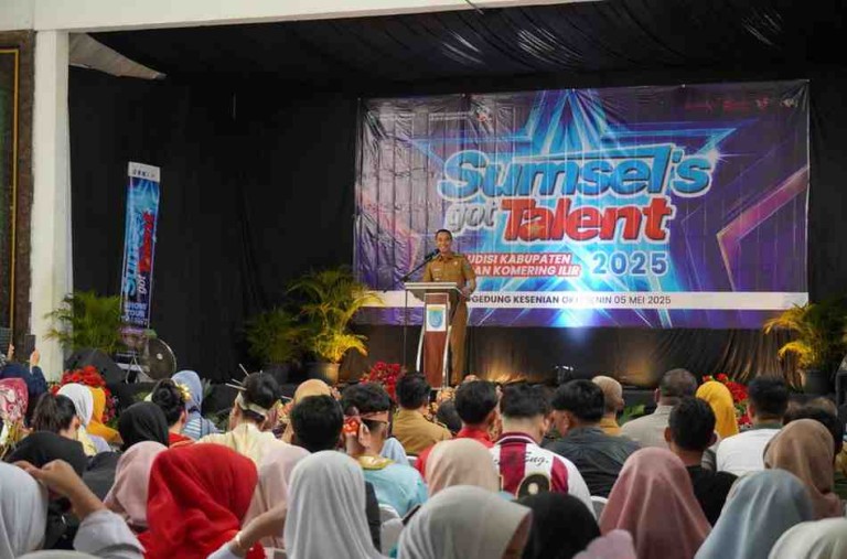 Bupati Ogan Komering Ilir (OKI) secara resmi membuka pencarian bakat Sumsel Go Talent Audisi Kabupaten OKI Tahun 2025 yang diselenggarakan di Gedung Kesenian Kayuagung(05/4/25).