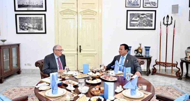 Presiden Prabowo Subianto dan Bill Gates menikmati santap pagi bersama di Istana Merdeka, Jakarta, pada Rabu, 7 Mei 2025 Foto: BPMI Setpres/Cahyo