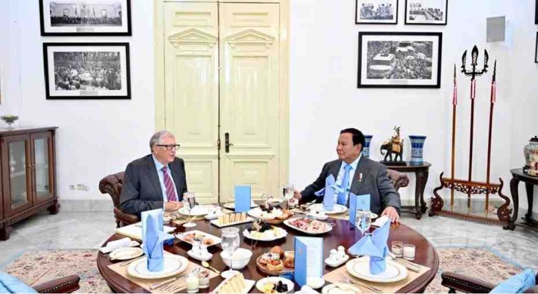 Presiden Prabowo Subianto dan Bill Gates menikmati santap pagi bersama di Istana Merdeka, Jakarta, pada Rabu, 7 Mei 2025 Foto: BPMI Setpres/Cahyo