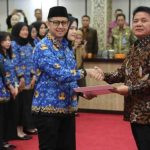 H. Herman Deru Secara resmi melantik 101 Calon Pegawai Negeri Sipil (CPNS) di lingkungan Pemerintah Provinsi Sumsel formasi tahun anggaran 2024, bertempat di Graha Bina Praja. Jumat, 9/05/2025.