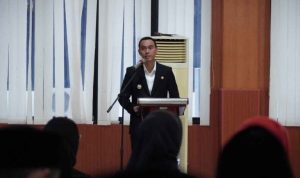 H. Muchendi resmi melantik dan mengambil sumpah/janji bagi Pejabat Administrator dan Pejabat Fungsional di Lingkungan Pemkab OKI, Jumat (9/5/2025).