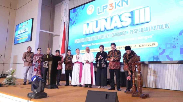 Menteri Agama RI Nasaruddin Umar secara resmi membuka Musyawarah Nasional (Munas) III Lembaga Pembinaan dan Pengembangan Pesparani Katolik Nasional (LP3KN) yang digelar di Auditorium H.M. Rasjidi, Kementerian Agama, Jakarta, Sabtu (10/5/2025).