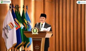 Gubernur Sumatera Selatan, H. Herman Deru (HD) didampingi Wakil Gubernur Sumatera Selatan, H. Cik Ujang (CU) menghadiri Rapat Paripurna XIII (13) DPRD Prov. Sumsel