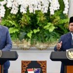 Presiden Republik Indonesia, Prabowo Subianto, bersama Perdana Menteri Australia, Anthony Albanese, menyampaikan keterangan pers bersama usai menggelar serangkaian pertemuan bilateral di Istana Merdeka, Jakarta, pada Kamis, 15 Mei 2025. Foto: BPMI Setpres/Cahyo
