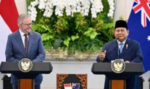 Presiden Republik Indonesia, Prabowo Subianto, bersama Perdana Menteri Australia, Anthony Albanese, menyampaikan keterangan pers bersama usai menggelar serangkaian pertemuan bilateral di Istana Merdeka, Jakarta, pada Kamis, 15 Mei 2025. Foto: BPMI Setpres/Cahyo