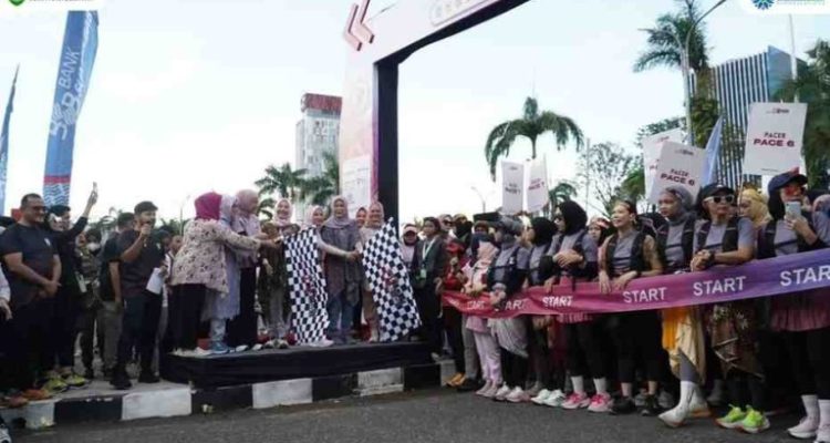 Edward Candra, secara resmi membuka acara Kebaya RUN 2025 pada Minggu (18/05/2025).