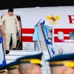 Presiden Republik Indonesia, Prabowo Subianto, tiba di Bangkok, Thailand, pada Sabtu malam, 17 Mei 2025, dalam rangka kunjungan resmi. Foto: BPMI Setpres