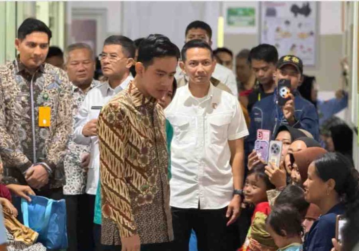 Wakil Presiden Republik Indonesia, Gibran Rakabuming, meninjau pelaksanaan program Cek Kesehatan Gratis (CKG) di Puskesmas Margadadi, Jalan Letnan Sutejo No. 10, Kecamatan Indramayu, Kabupaten Indramayu, pada Jumat (23/5/2025). (Biro Pers, Media, dan Informasi Sekretariat Wakil Presiden)
