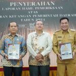 Bupati H M Toha secara resmi menerima Laporan Hasil Pemeriksaan atas Laporan Keuangan Pemerintah Kabupaten Muba Tahun Anggaran 2024 dari Badan Pemeriksa Keuangan (BPK) Perwakilan Provinsi Sumatera Selatan, Senin (26/5/2025). 